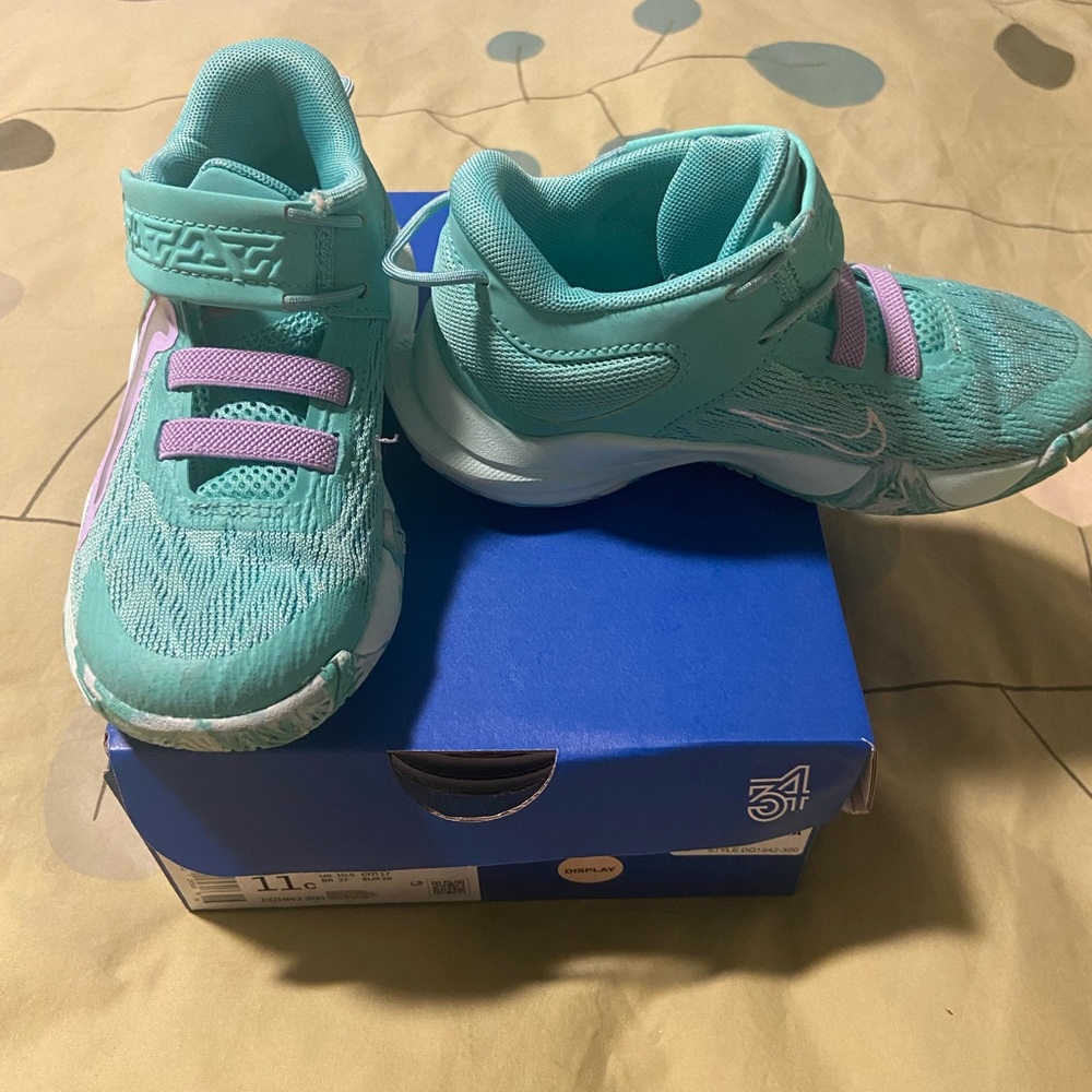 Giannis kids sneakers